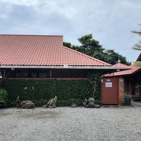 Homestay Umbai Kelana Merlimau Luaran gambar