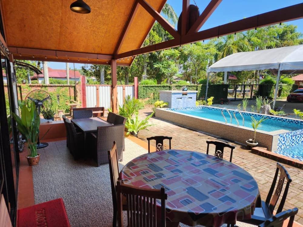 Homestay Umbai Kelana Merlimau Luaran gambar